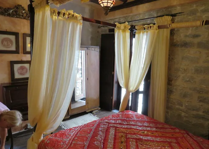 Glowstone Apartment *